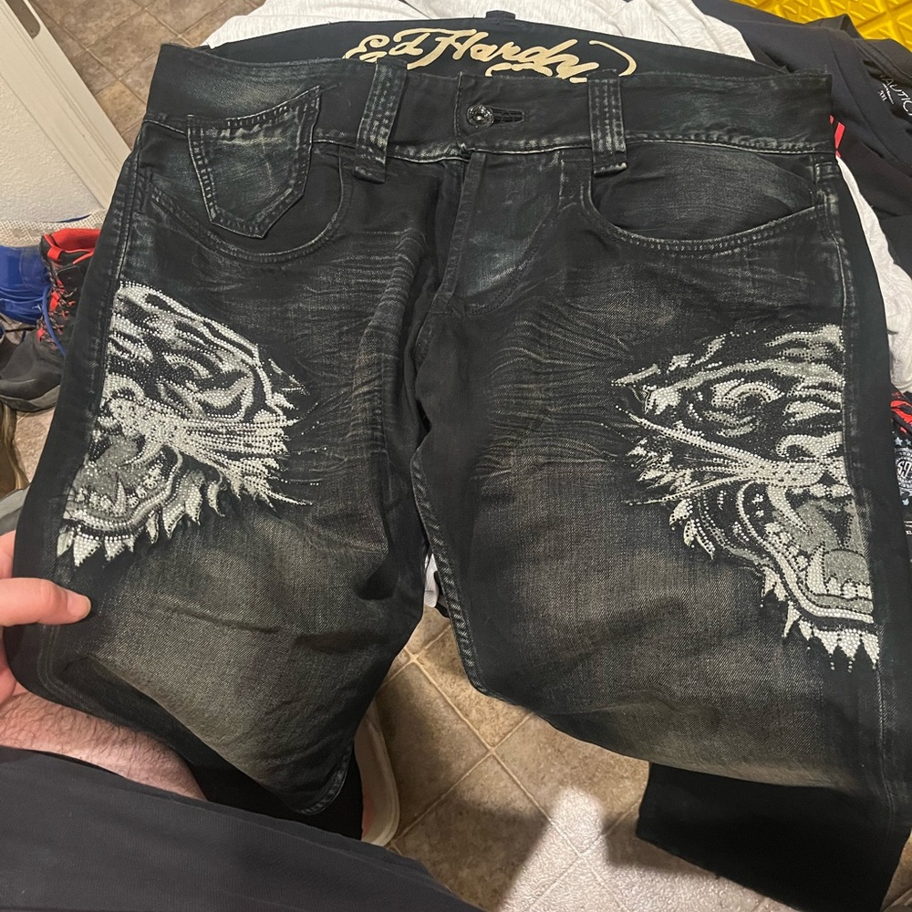 Vintage Ed Hardy Men’s Black Graphic Denim jeans with stone accents. Size 42